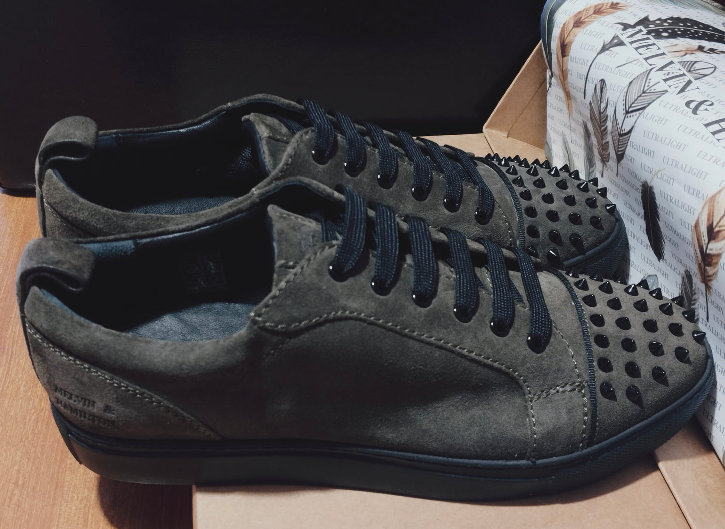 Herren-Sneaker aus Veloursleder Modell Harvey 12
