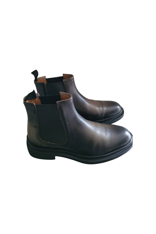 RON 5  bottines coloris Olive pointure 41