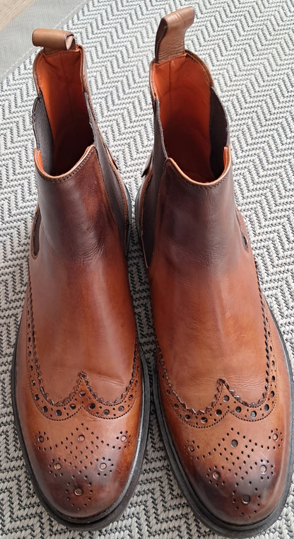 Verkaufe ein Paar neue Pierce 26 braune Stiefeletten