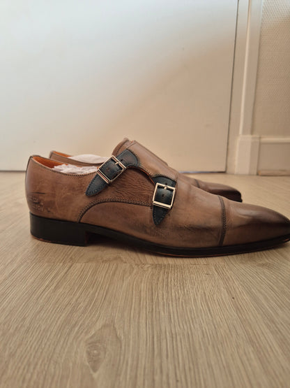 Lewis 52 - Monk light brown