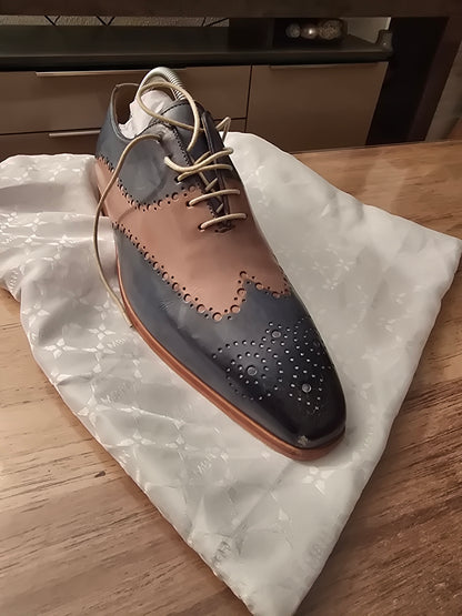 Shoes for sale in very good condition.