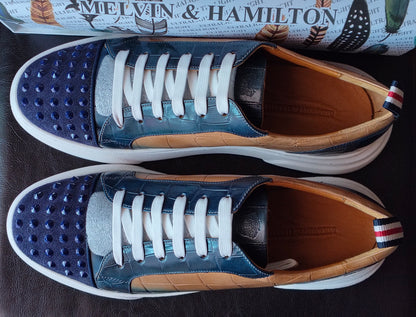 Herren-Sneaker Modell Harvey 12 Größe 45 mit Nieten an der Spitze