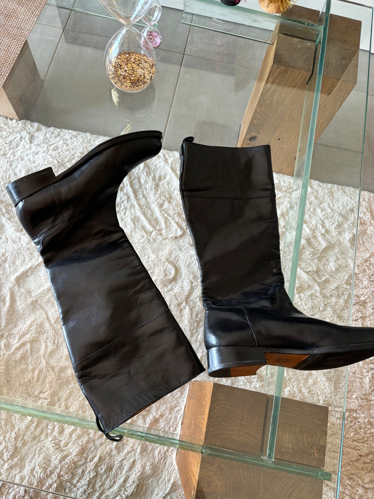 Bottes noires en cuir