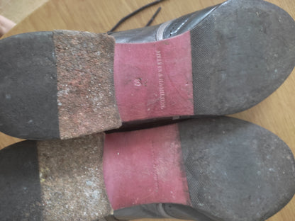 Bleu-gris chaussures à lacets, bien conservées, je ne peux malheureusement plus les porter car elles sont maintenant trop étroites ...... je ne peux malheureusement plus les porter,