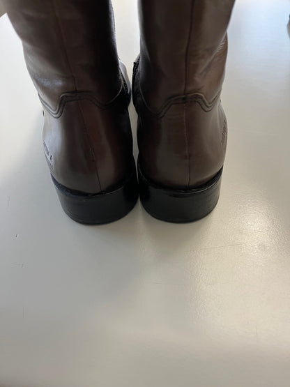 Brown boots