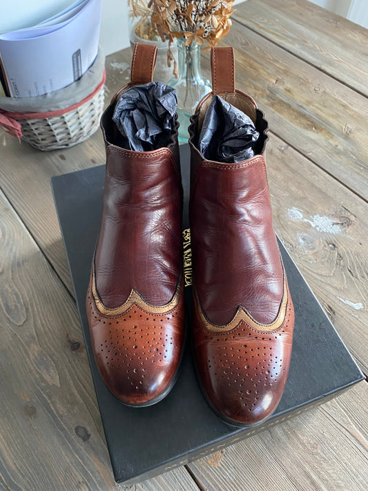 Brown ankle boots