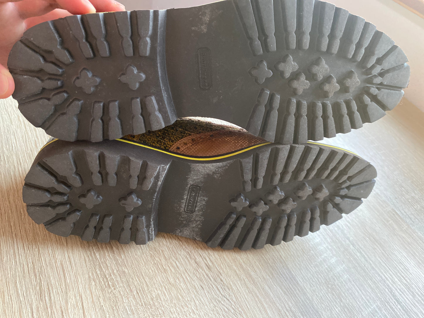 Henry 7 Croco Brown - Derby